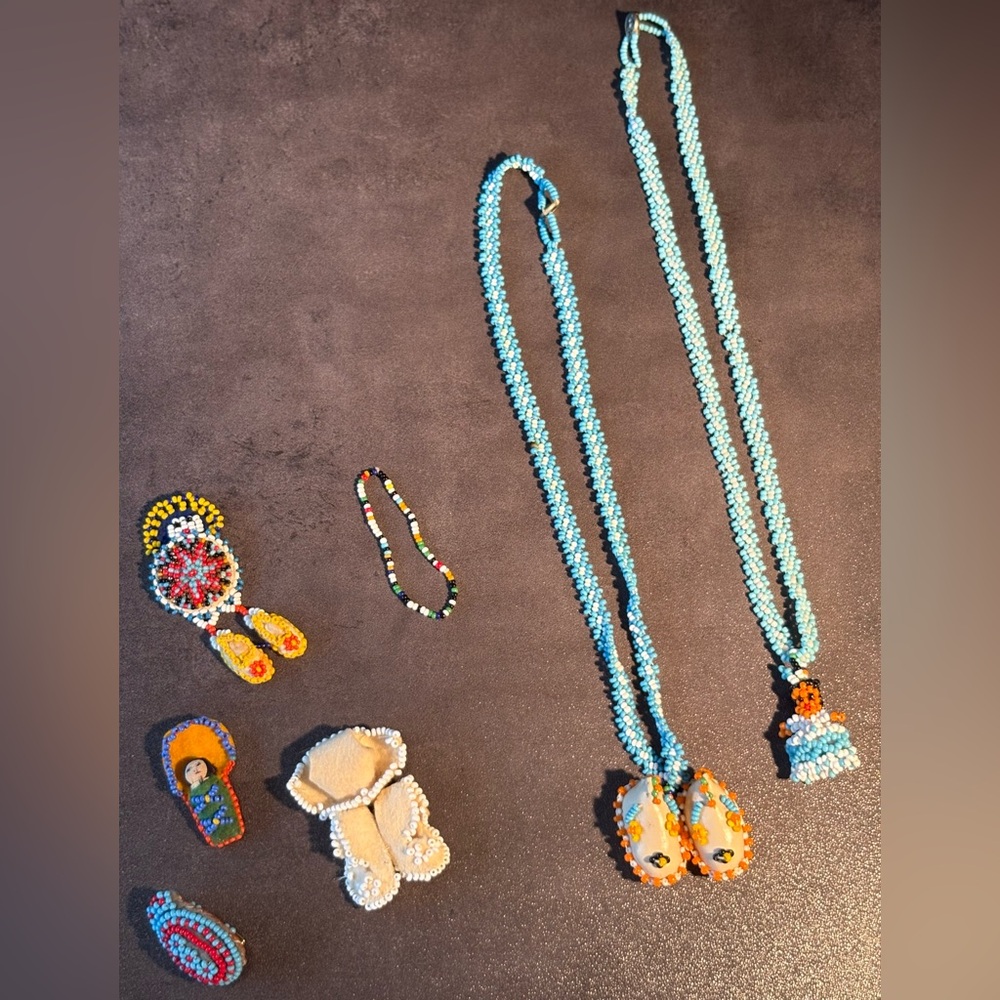 Vintage Native American Seed Bead Jewelry & Pin Lot
